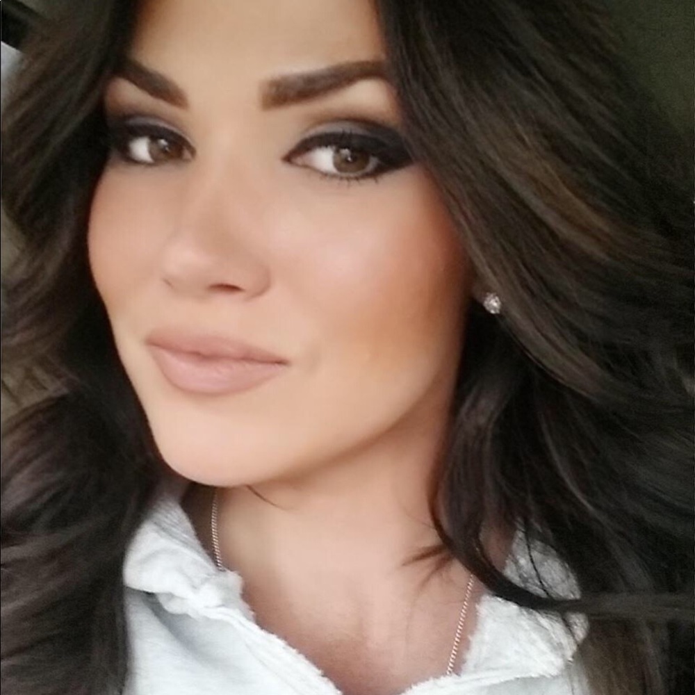 Meet your Posher, Alisha